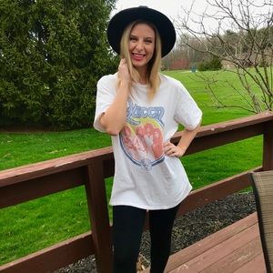 Oversized Cotton On Queen Band Tee